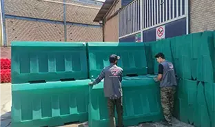 حاجز بين الطريق